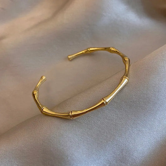 Navara Minimalistic Thin Bracelet