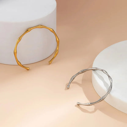 Navara Minimalistic Thin Bracelet